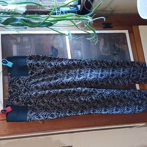 Womans Yoga Pants L One Zone Meditation